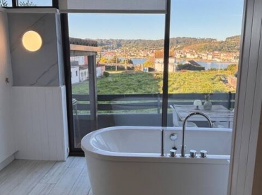 Bathtub